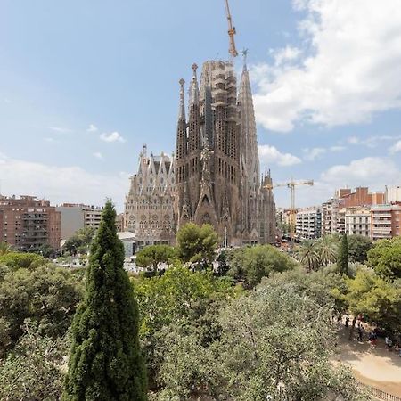 Housalia Sagrada Familia Views Barcelone Extérieur photo